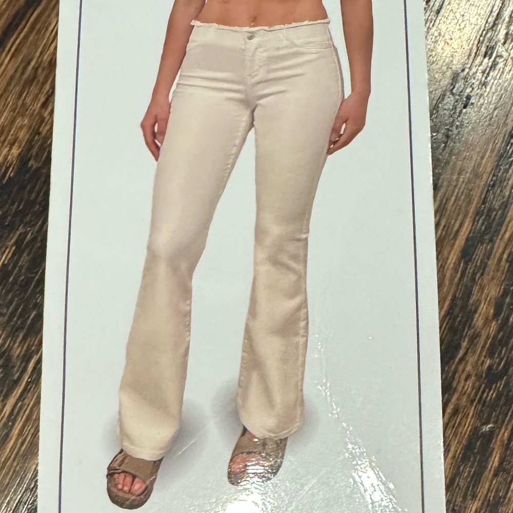 **NWT** Y2K Boot Vanilla Star Jeans